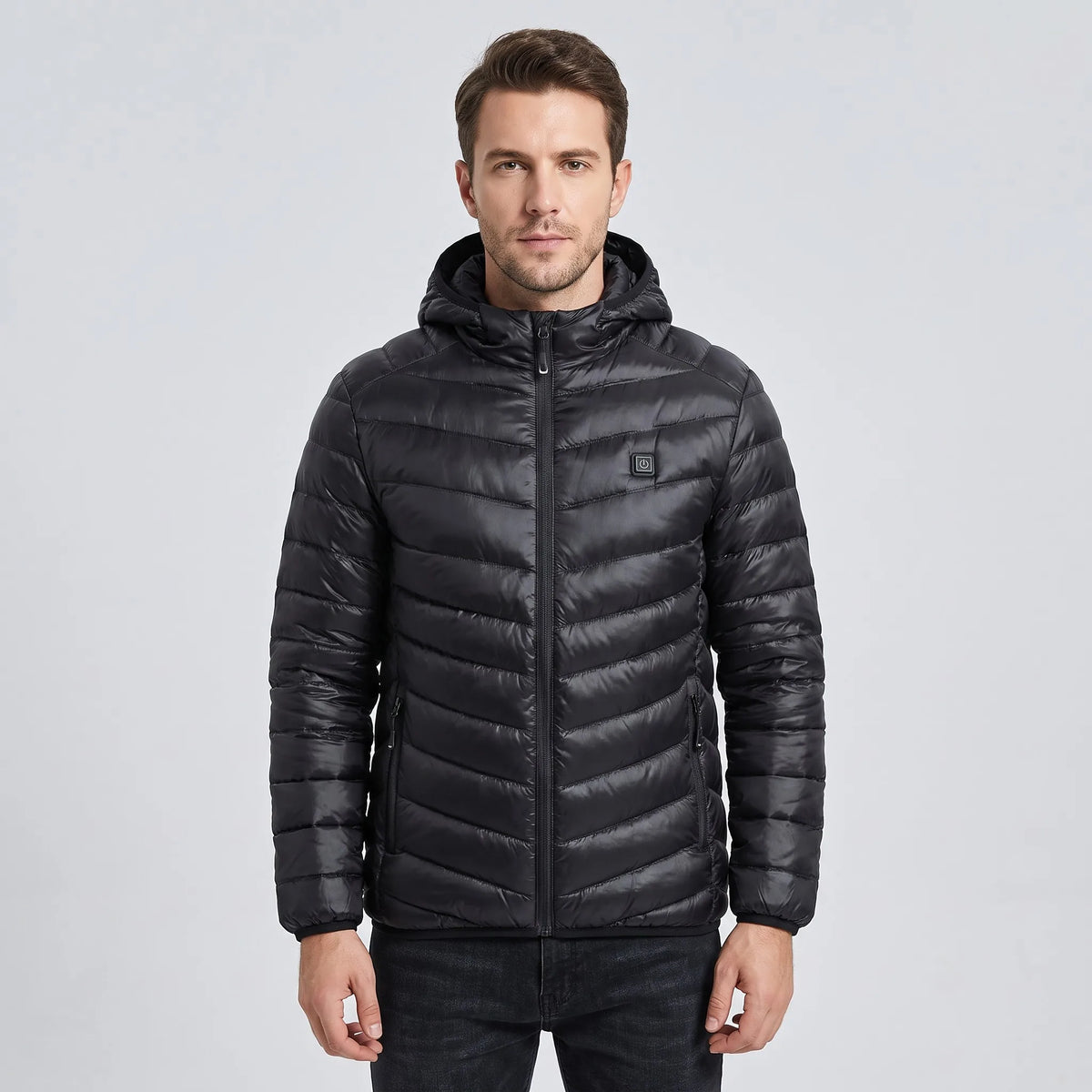 Veste chauffante noire portée de face