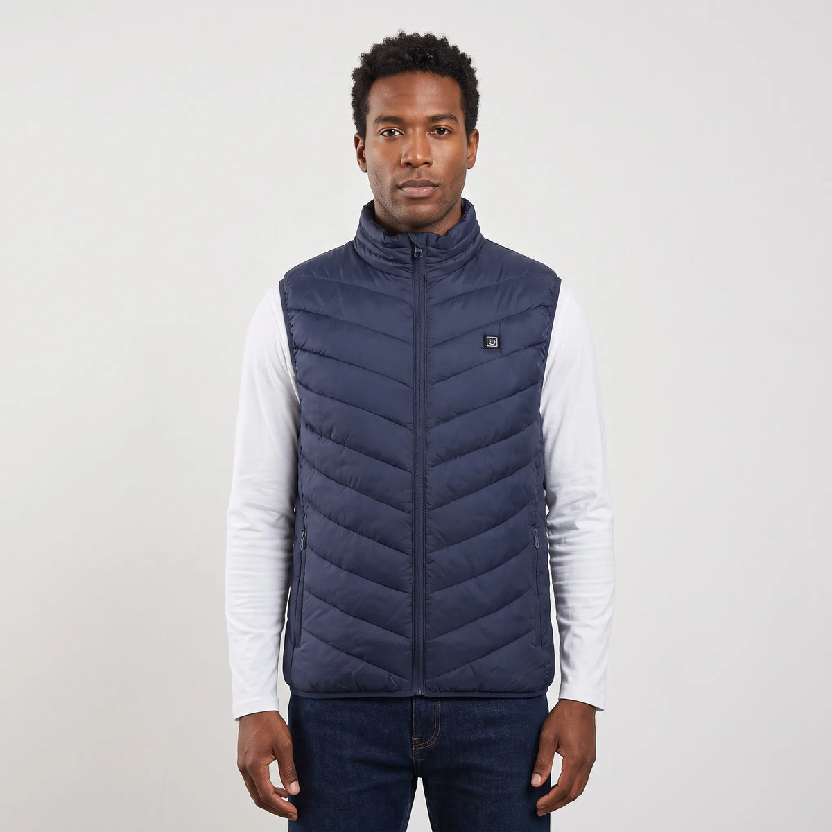 Gilet chauffant Chaudia bleu marine porté de face
