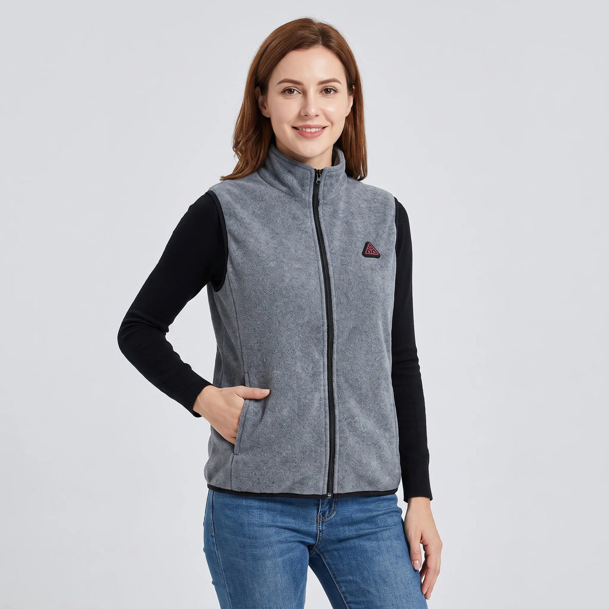 Gilet chauffant polaire gris porté de face